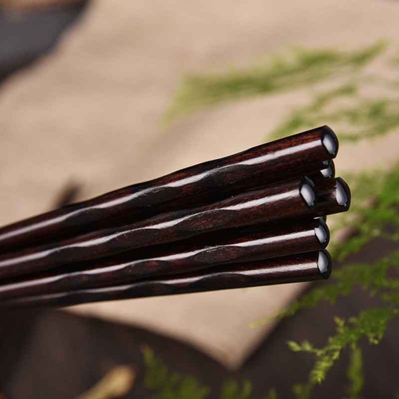5Pairs Chopsticks Simple Reusable Wooden Pointed Chopsticks Natural Environmentally Friendly