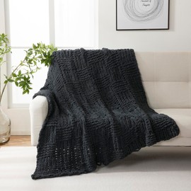 YIRUIO Handmade Chunky Knit Throw Blanket Cable with Checkered Pattern 51''x63'' Oversized Throw Larger Yarn Ultra Soft Cozy Warm for Home Décor Couch Sofa Bed (Black, Throw XL)