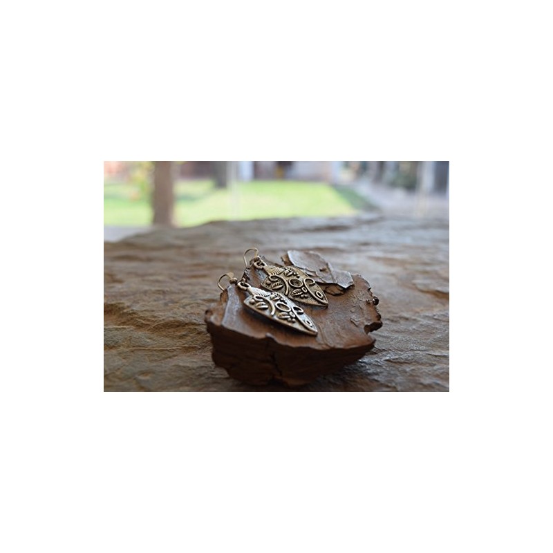 Tribal boho earrings: robust and triangular