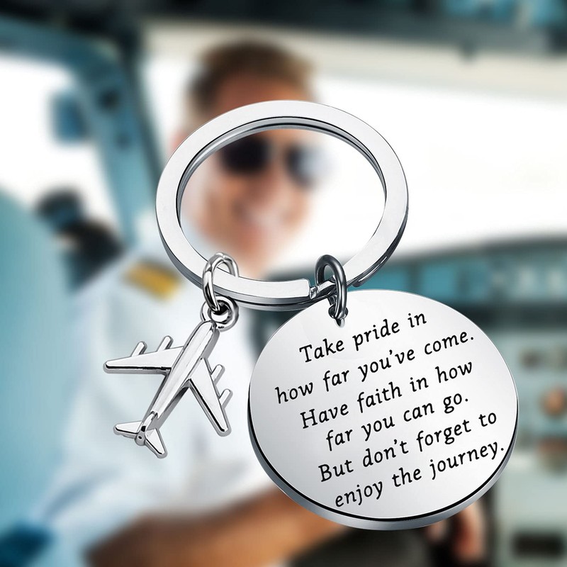 FUSTMW Airplane Keychain Pilot Gifts Flight Attendant Graduation Gifts Aviation