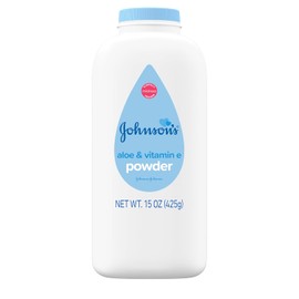 Johnson's Baby Powder with Naturally Derived Cornstarch, Aloe & Vitamin E for Delicate Skin, Hypoallergenic, Free of Parabens, Phthalates & Dyes for Gentle Baby Skin Care, 15 oz