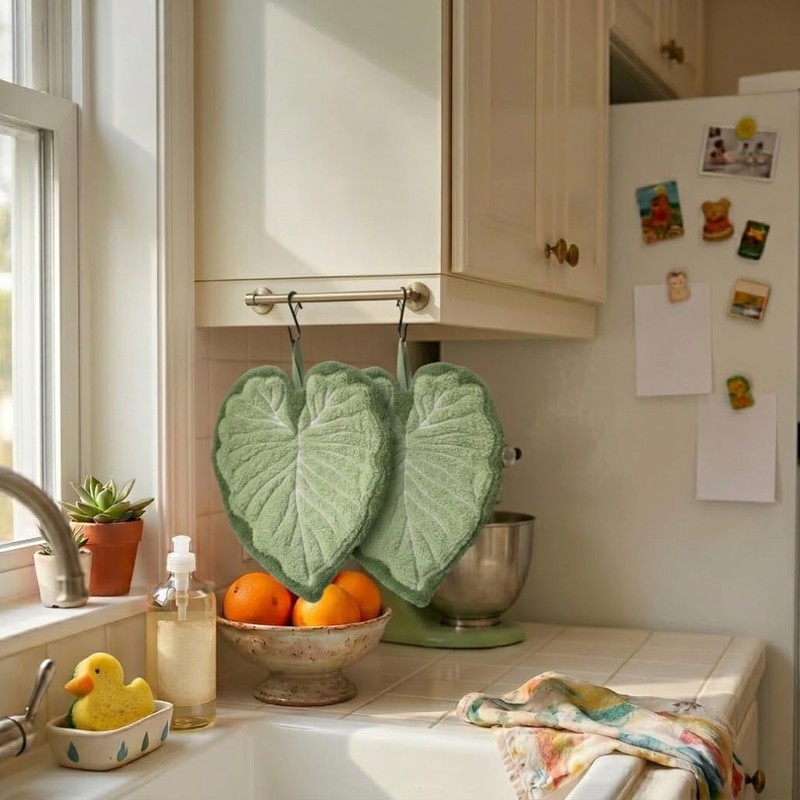 Sisher 2 Pack Cute Leaf Shaped Hand Towel,Kitchen Hand Towels