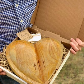 Sepnoic Prayer Bowl Heart Shaped, Prayer Bowl Wooden with Cross, Religious Prayer Dough Bowl Wooden, for Religious Christian Congregation Gifts