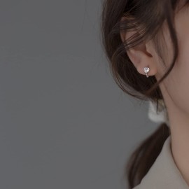 Cute Crystal Heart Mini Hoop Earrings for Women Teen Girls Cartilage 925 Sterling Silver CZ Love Hearts Tragus Huggie Hoops Earring Piercing Sleeper Cuffs Dainty Jewelry Gifts (Silvery)