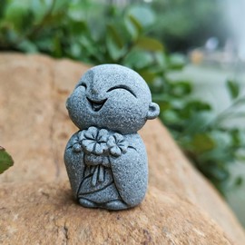 livelyfish Mini Monk Statue Japanese Buddha Figurine Praying Monk Statues Sandstone Happy/Smiling Ornament for Fish Tank Aquarium Home Decoration (B)
