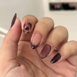 Uñas postizas de color marrón oscuro con punta francesa y forma de almendra, 24 unidades.