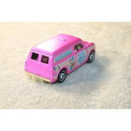 Matchbox NEW 1965 HOT PINK AUSTIN MINI VAN  Matchbox MBX Retro 1:64 Loose