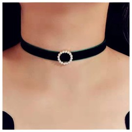 Inilbran Punk Wide Satin Choker Necklace Green Velvet Ribbon Necklace Choker Gothic Green Collar Necklace Vintage Circle Pearl Necklace Jewellery for Women and Girls