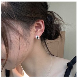 Allereya Vintage Crystal Onyx Earrings Onyx Square Stud Earrings Rhinestone Onyx Stud Earrings Black Cz Square Earrings Jewelry for Women and Girls