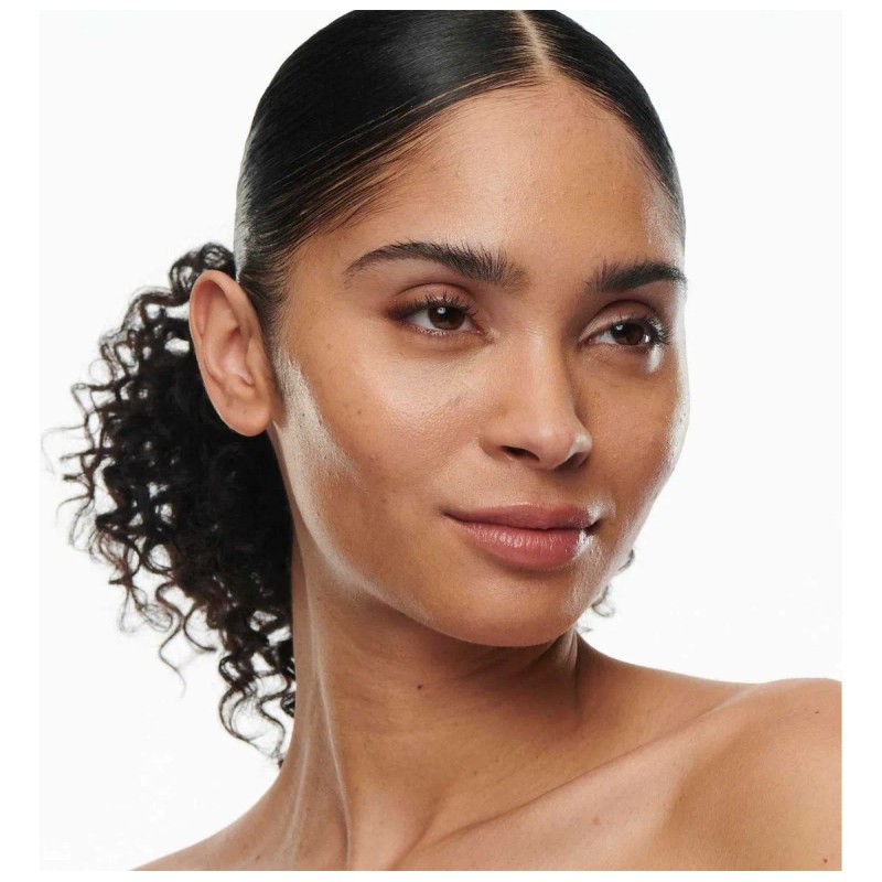 Base de maquillaje líquida MAC Studio Radiance tono nc37 -