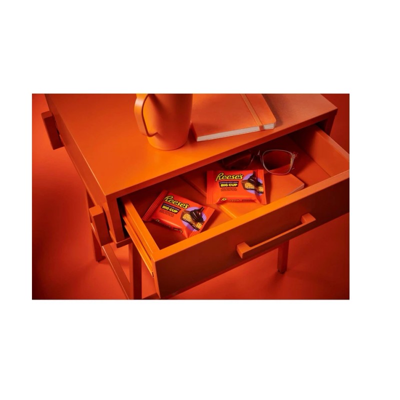 REESE'S Milk Chocolate Peanut Butter Cups, Christmas Candy, Select Flavor