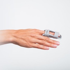 Chrisofix Finger Splint DIP+PIP, Fixates the Finger PIP and DIP Joints In an Appropriate, Desirable Position, X-Ray Transparent, Small