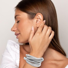 YBMYCM 5PCS Gold Bangles Bracelets for Women Chunky Stretch Bracelet Set Stainless Steel Chain Flexible Wide Wristband Bangle Stackable Layered Bracelets Gift Jewelry, One Siz0.1e, Metal, no gemstone