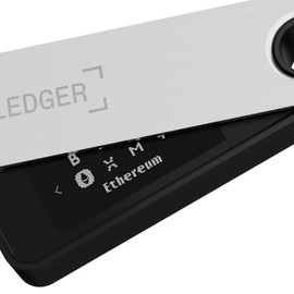 Ledger Nano S Plus Crypto Hardware Wallet (Matte Black) - Safeguard your crypto, NFTs and tokens