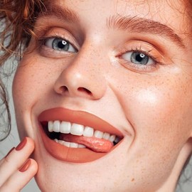 Lápiz labial líquido mate Caramel Nude de larga duración - Melodía iluminada por la luna | Caramel Nude with Terracotta Tone Lip Color , Highly Pigmen