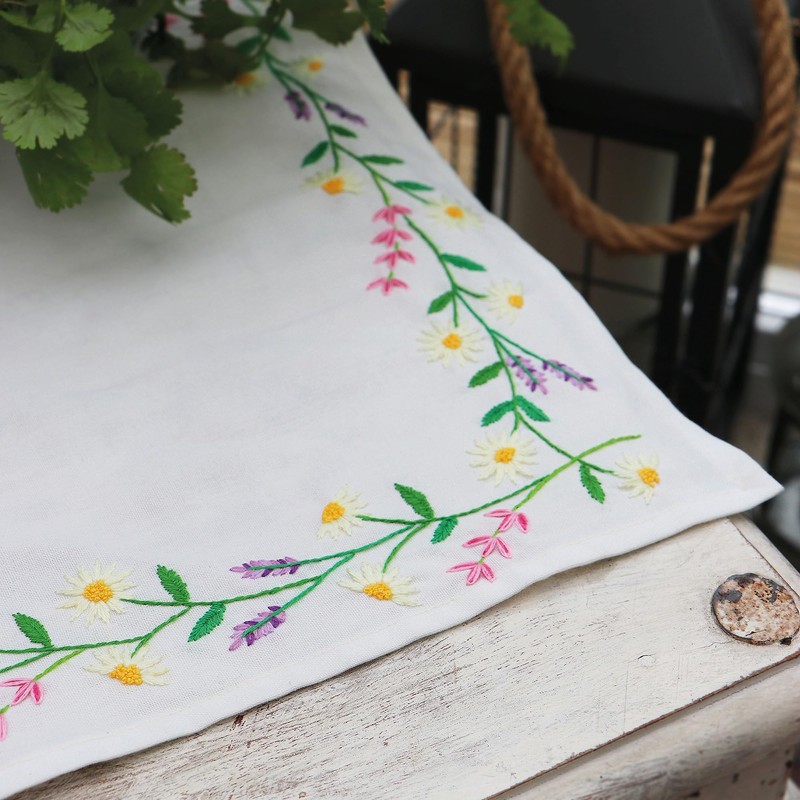 Trimits Embroidery Kit - Table Runner - Includes Printed Fabric,