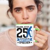 Trendation - Tasse Geschenk zum 25. Geburtstag Lustiger Spruch Geschenkidee