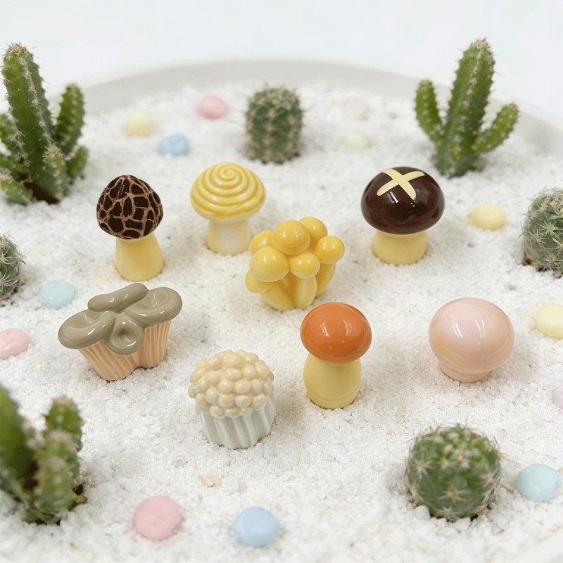 8PCS Mini Mushroom Resin Figurines, Realistic Mushrooms Resin Ornaments, Cute