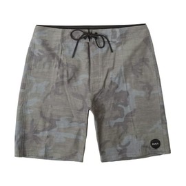 RVCA Men's VA Trunk Camo 33