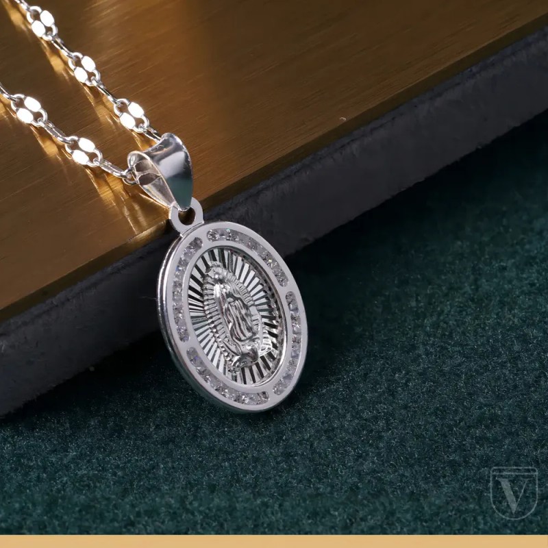 Varouro - Dije Medalla Virgen De Guadalupe Plata Ley 925