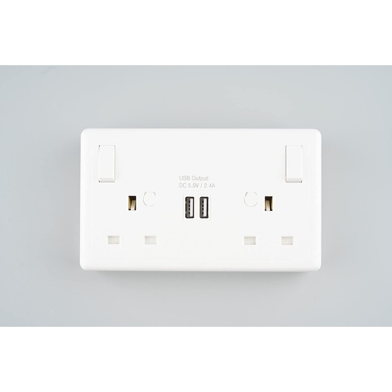 WK Electrical - 13A 1G to 2G Switched Converter Socket