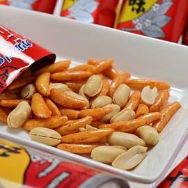 Shinshu Limited Kameda Persimmon Seeds with Peanuts Hachimanya Shichimi Chili Pepper Flavor, Shichimi Karashi Flavor, 5.1 oz (144 g) (1 Box)