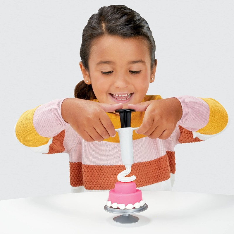 Play-Doh Kitchen Creations Rising Cake Oven Bakery Playset for Kids