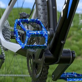 GEWAGE Rennrad-/Mountainbike-Pedale ‚Äì 3 Lager Fahrradpedale ‚Äì CNC-gefr√§ste 9/16-Zoll-Flachpedale mit abnehmbaren Anti-Rutsch-N√§geln (Blaues Tarnmuster)
