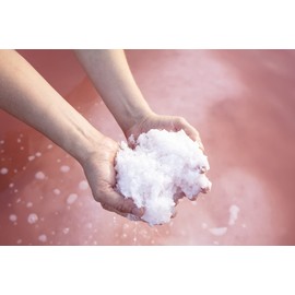 Le Saunier De Camargue Fleur De Sel Sea Salt (Round Box), 35.2 Ounce