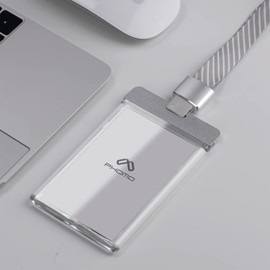 Phomo - Portatarjetas de identificación de aluminio con clip de metal y cordón para insignia, resistente soporte vertical transparente para tarjetas de identificación de acrílico duro (Sostiene 1 a 3