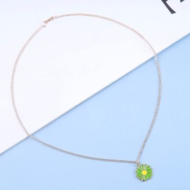 Inilbran Boho Sunflower Choker Necklace Green Daisy Flower Necklace Choker Vintage Sun Flower Pendant Necklace Minimalist Flower Daisy Necklace Jewellery for Women and Girls