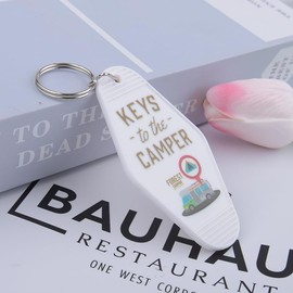 Vintage Motel Camper Keychain Accessories Retro White Rv Keychain Keyring Vintage Camping Accessories for Campers Travel Trailer Keychain Key Ring Old Style Hotel Keychains Keychain Gag