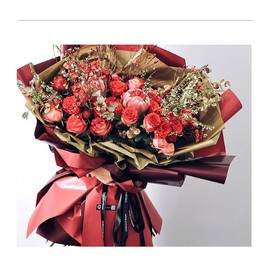 LORJE 20 Sheets of Flower Wrapping Paper,Florist Bouquet Supplies,Flower Shop Packaging Materials，DIY Crafts Wrapping Paper,Gift Packaging or Gift Box Packaging, Waterproof Floral Wrapping Paper (56CM*56CM, RED)