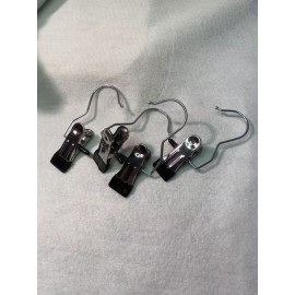 Unbranded One Clip Hangers (4 Per Bag)