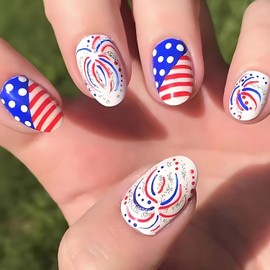 24PCS Independence Day Press on Nails Short Oval Glitter Colorful Firework Design Fake Nails with Glue 4th of July Acrylic Nails American Flag False Nails for Women Manicure Decoration