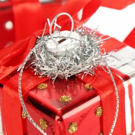 com-four® 6 x Christmas Tree Pendant Gift – Christmas Bauble Gift Box – Christmas Tree Decoration in Gift Shape for Christmas Tree Decoration – Shatterproof Tree Decoration