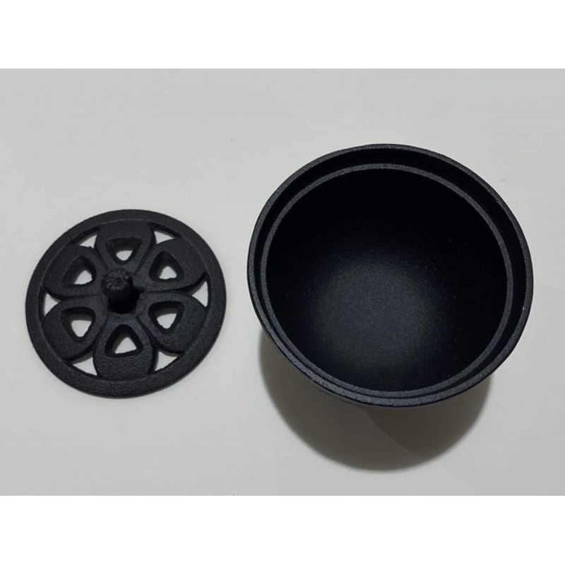 Iwachu 29206 Incense Burner, Petals, Black, Product Size: Φ3.3 x