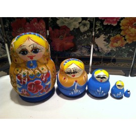 Unbranded russian nesting doll Big Belly 4 inchs tall hand painted with glitter US Seller