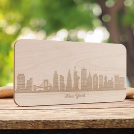Breakfast Board New York with Skyline Engraving – Bread Board & Gift for New York City Lovers & Fans – Also Ideal as a Souvenir
