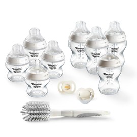 Tommee Tippee Natural Start Bottle & Soother Starter Set, 150ml & 260ml Natural Start Self-Sterilising Bottles, with Extra Slow & Slow-Flow Teats, and Ultralight StayPut & Newborn Soothers Included