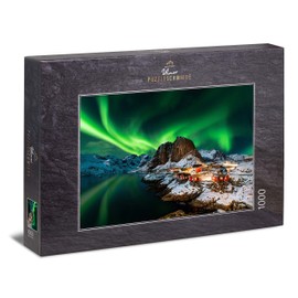 Ulmer Puzzleschmiede - Norway "Aurora Borealis - Northern Lights" jigsaw puzzle - classic 1000 piece puzzle - puzzle motif of the polar lights above the fishing village of Hamnoy, Lofoten, Norway.
