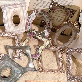 FDHBDF Pack of 60 Frames Vintage Golden Photo Frame Scrapbook Mini Photo Frame Retro Decorative Stickers for Journaling Scrapbooking and Vintage Paper