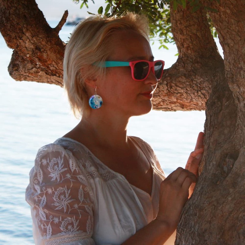 Creative round earrings hanging; holiday gifts surprise for women (bowl)