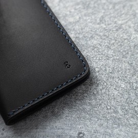 Everyman Limited Edition Gift Set – Black Full-Grain Leather Men’s Slim Wallet with Aegean Stitching & Aegean EDC Grafton Pen (Black & Aegean)