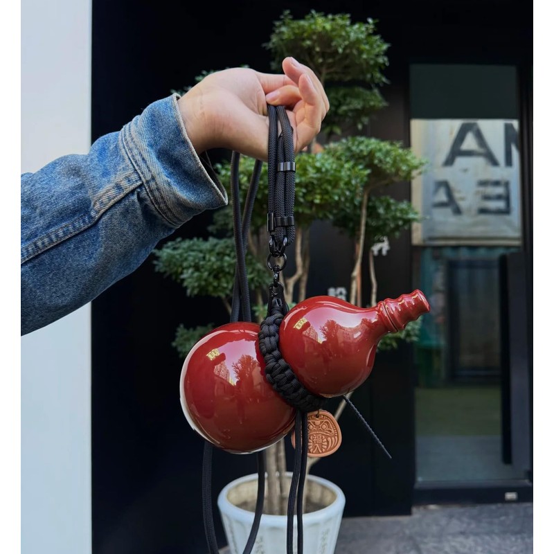 Ceramic Wine Gourd with Strap - Traditional Chinese Portable Beverage