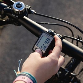 CATEYE Velo Wired Bike Computer – Entry-Level Speedometer and Odometer, Perfect for Beginner Cyclists, Auto Start/Stop, Easy Setup for Road, MTB, Gravel Bikes, 3 Year Battery Life
