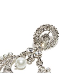 Bindhani Bollywood Fashion Faux Pearl Drop Forehead Maang Tikka With Indian Earrings For Women (Silver)