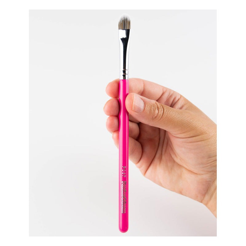 PEACHES AND CREAM PC37 CURVED CONCEALER BRUSH, PEACHES & CREAM