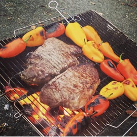 Quick Grill Medium: Original Folding Charcoal BBQ Grill Made from Stainless Steel/Carrying Bag for Backpacking Included /