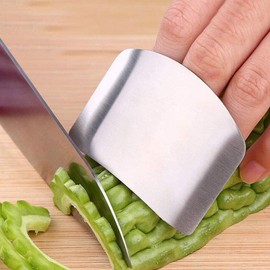 YuanHolumid Finger Hand Protector, Stainless Steel Finger Guard for Cutting Food, Finger Protectors Cutting Protector Slicing Tool Finger Protector for Kitchen,Home and Kitchen (Silver)